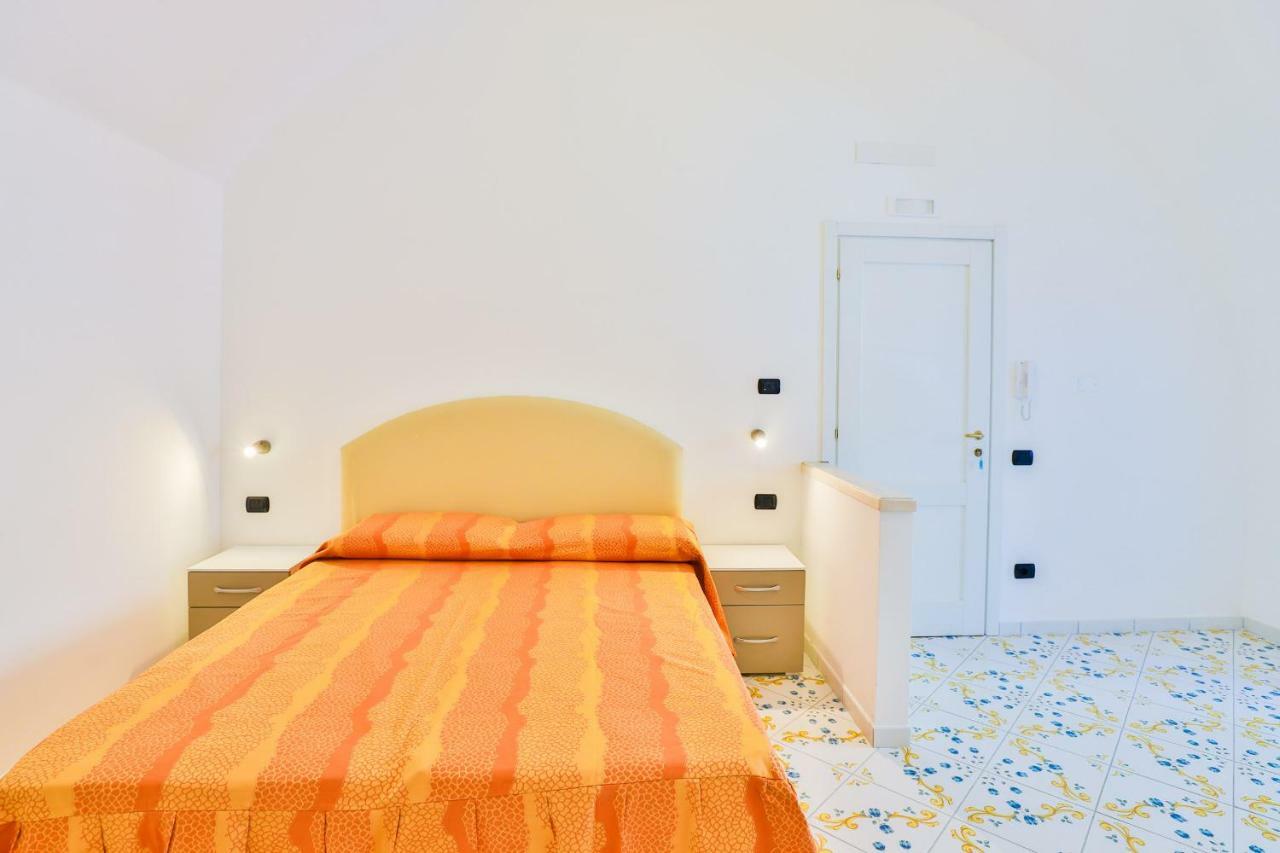 Della Monica Rooms Vietri Exteriör bild
